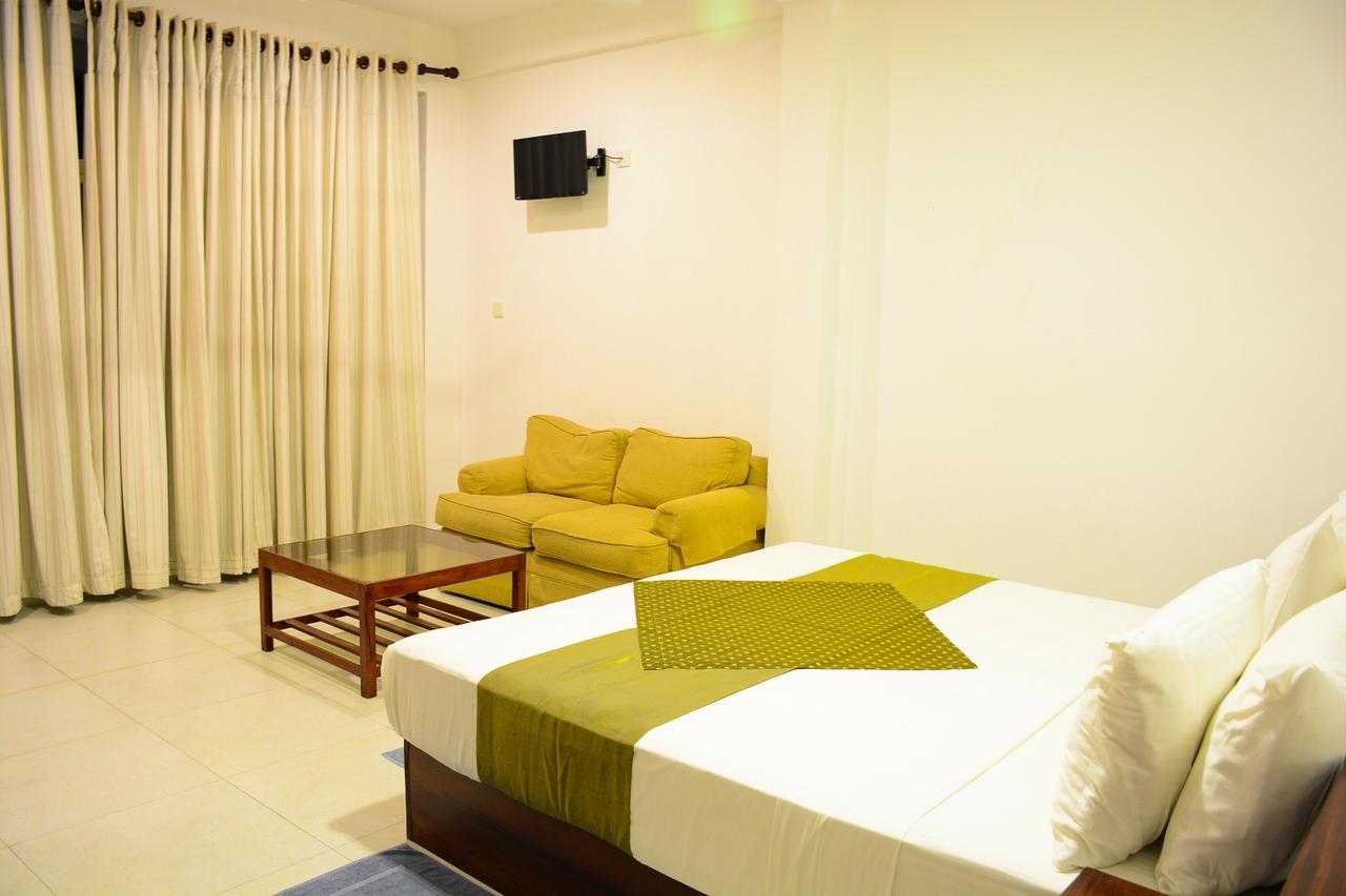 Ranmal Beach Hotel Hikkaduwa Esterno foto